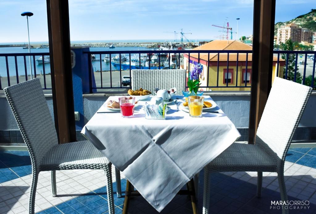 Hotel Al Faro Ліката Екстер'єр фото